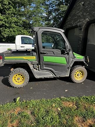 Image of John Deere XUV 835M equipment image 2