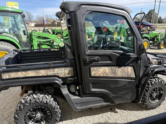 Image of John Deere XUV 835M equipment image 4