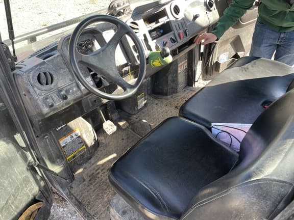 Image of John Deere XUV 835M equipment image 3