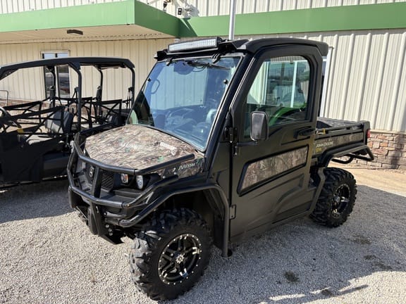 2022 John Deere XUV 835M Equipment Image0