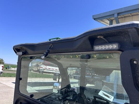 Image of John Deere XUV 835M equipment image 4