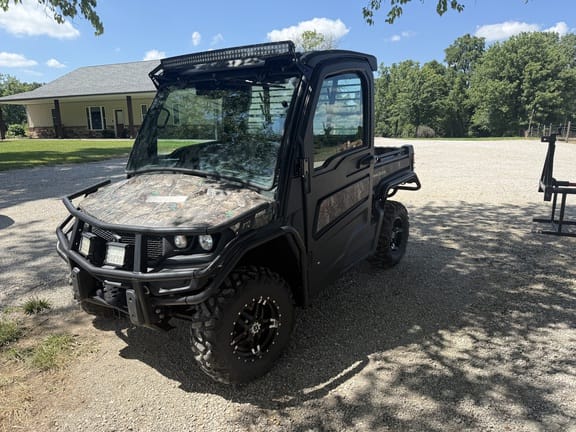 2022 John Deere XUV 835M Equipment Image0