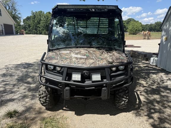 Image of John Deere XUV 835M equipment image 3