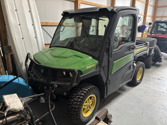 2022 John Deere XUV 835M Equipment Image0