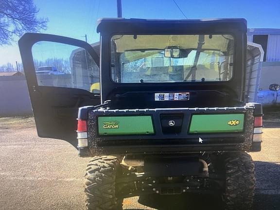 Image of John Deere XUV 835M equipment image 1