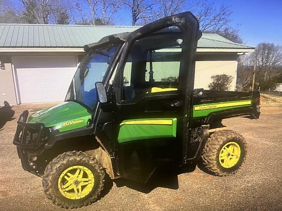 Image of John Deere XUV 835M Primary image