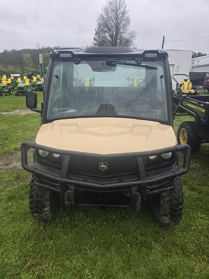 Image of John Deere XUV 835M equipment image 4