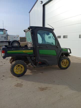 Image of John Deere XUV 835M equipment image 1