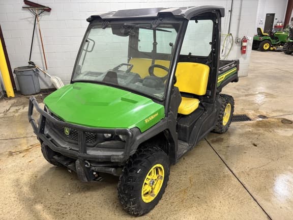 Image of John Deere XUV 835M Primary image
