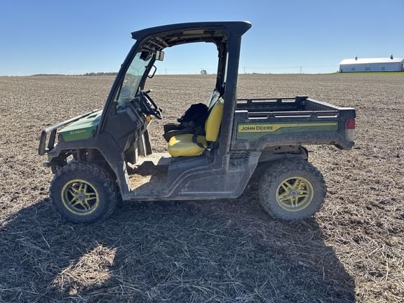 2022 John Deere XUV 835M Equipment Image0