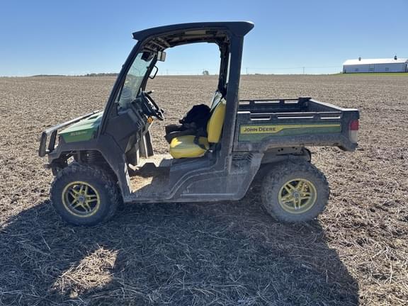 Image of John Deere XUV 835M equipment image 1