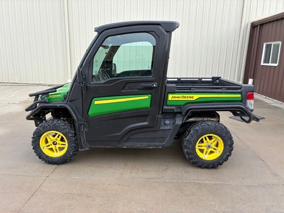 2022 John Deere XUV 835M Equipment Image0
