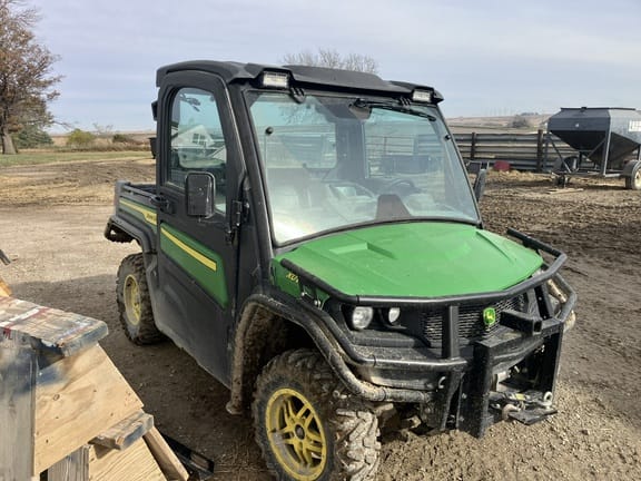 2022 John Deere XUV 835M Equipment Image0