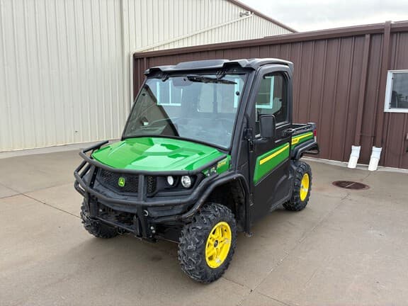 Image of John Deere XUV 835M Primary image
