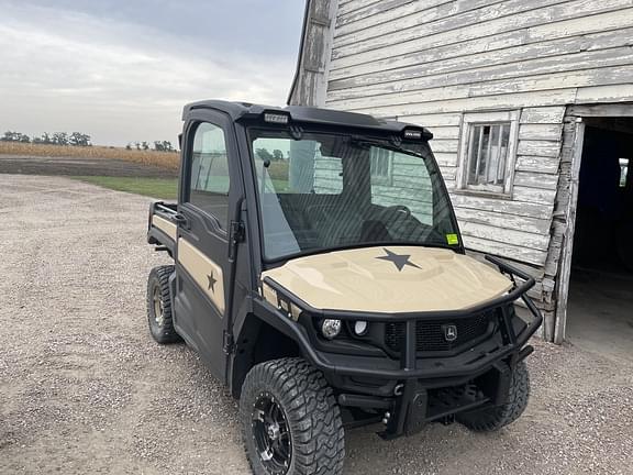 Image of John Deere XUV 835M Honor Edition equipment image 1