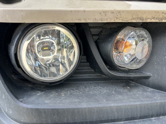 Image of John Deere XUV 835M equipment image 2