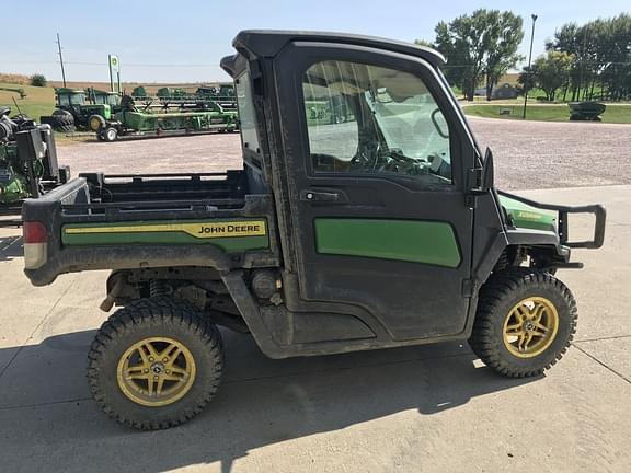 Image of John Deere XUV 835M equipment image 2