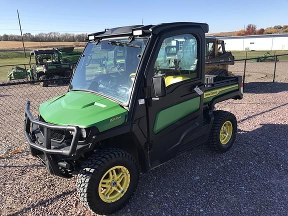 Image of John Deere XUV 835M Primary image