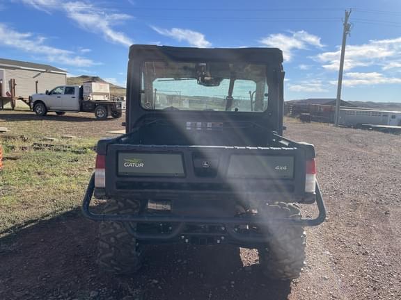 Image of John Deere XUV 835M equipment image 3