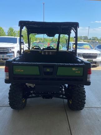 Image of John Deere XUV 835M equipment image 3