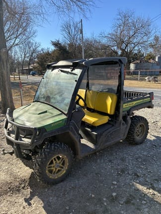 2022 John Deere XUV 835M Equipment Image0