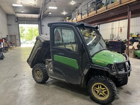 Image of John Deere XUV 835M Primary image