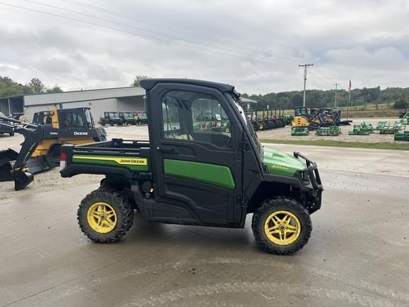 Image of John Deere XUV 835M equipment image 4