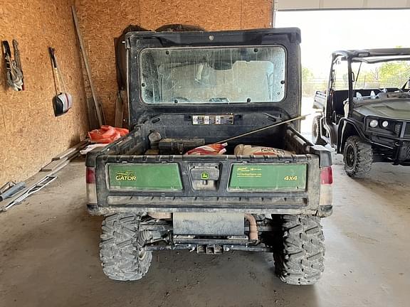 Image of John Deere XUV 835M equipment image 4