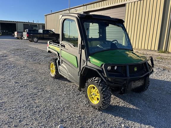 Image of John Deere XUV 835M equipment image 1