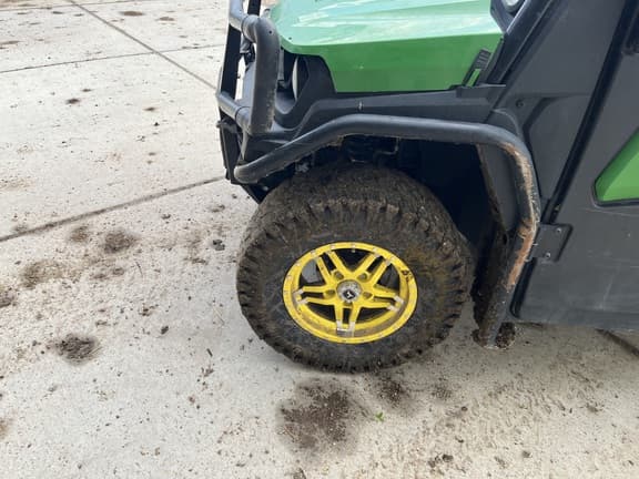 Image of John Deere XUV 835M equipment image 1