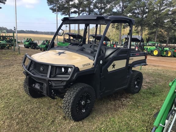 Image of John Deere XUV 835M Primary image