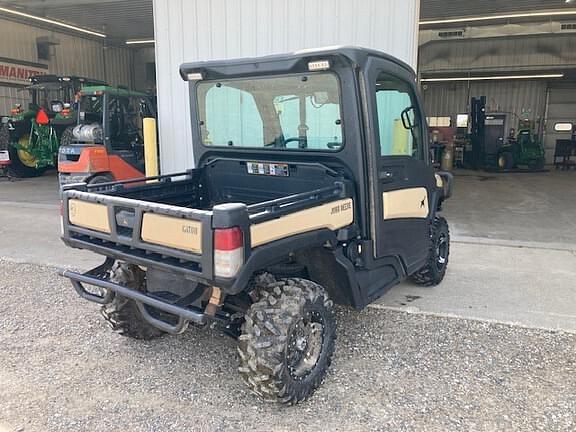 Image of John Deere XUV 835M equipment image 3