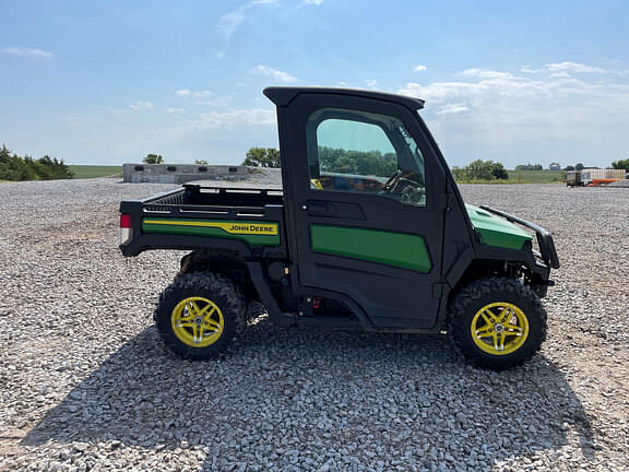 Image of John Deere XUV 835M equipment image 3