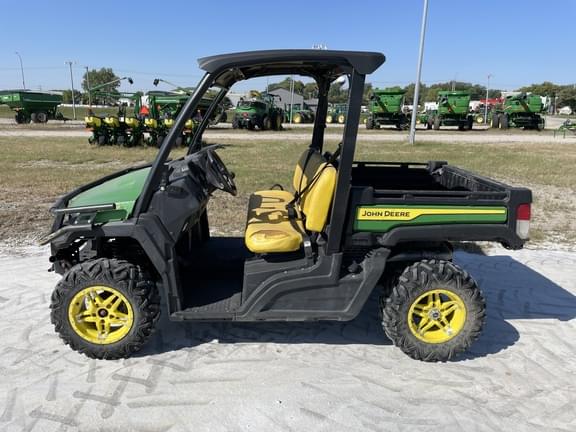 Image of John Deere XUV 835M equipment image 2