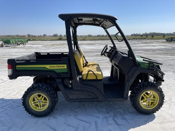 Image of John Deere XUV 835M equipment image 3