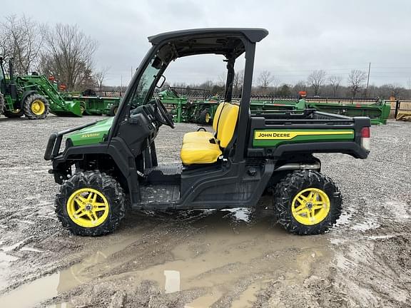 Image of John Deere XUV 835M equipment image 1