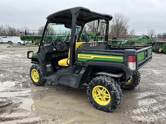 Image of John Deere XUV 835M equipment image 2