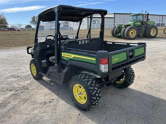 Image of John Deere XUV 835M equipment image 2