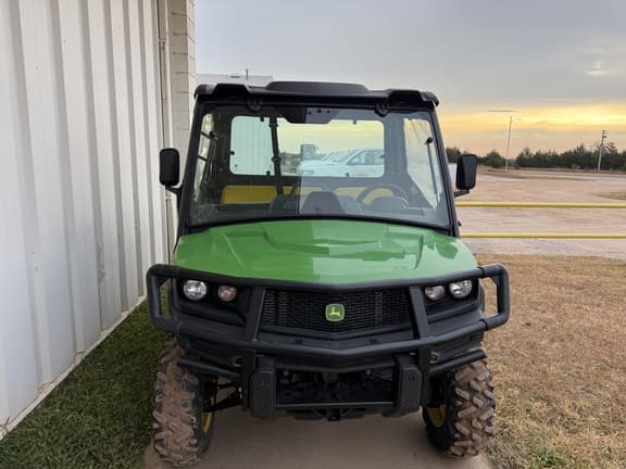 Image of John Deere XUV 835M equipment image 1