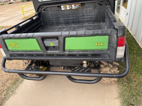 Image of John Deere XUV 835M equipment image 4