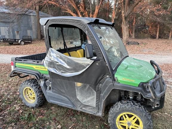 Image of John Deere XUV 835M equipment image 1