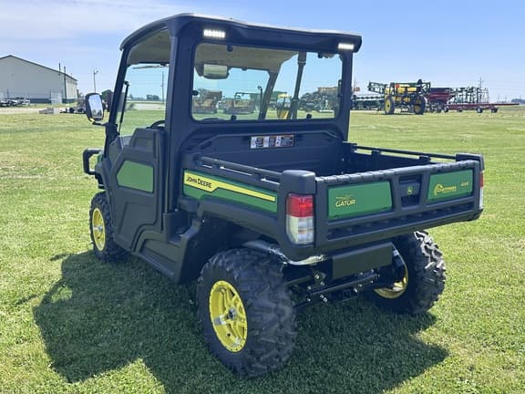 Image of John Deere XUV 835M equipment image 4