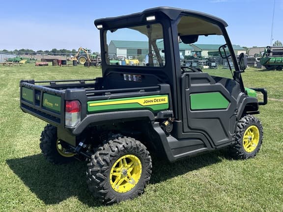 Image of John Deere XUV 835M equipment image 2