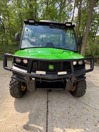Image of John Deere XUV 835M equipment image 1