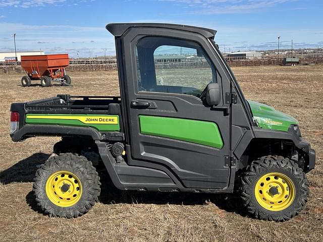 Image of John Deere XUV 835M equipment image 1