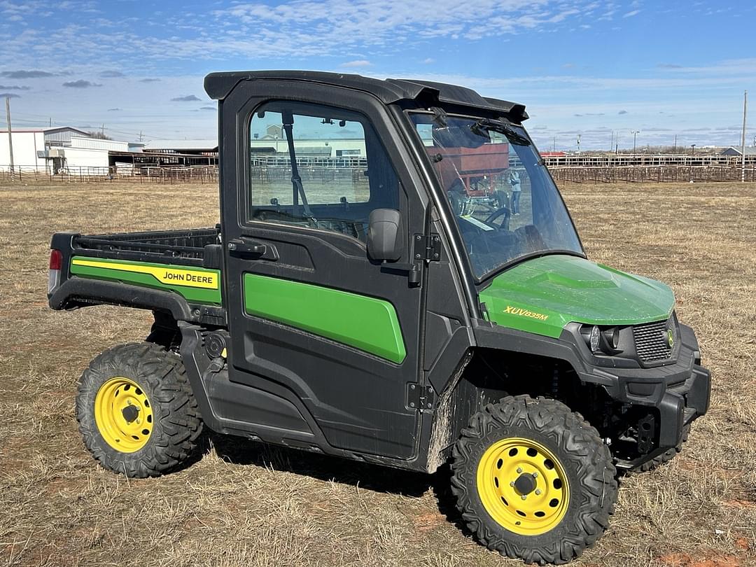 Image of John Deere XUV 835M Primary image