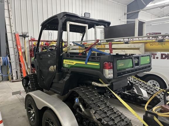 Image of John Deere XUV 835M equipment image 3