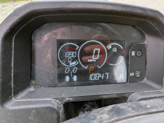 Image of John Deere XUV 835M equipment image 4