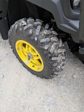 Image of John Deere XUV 835M equipment image 1