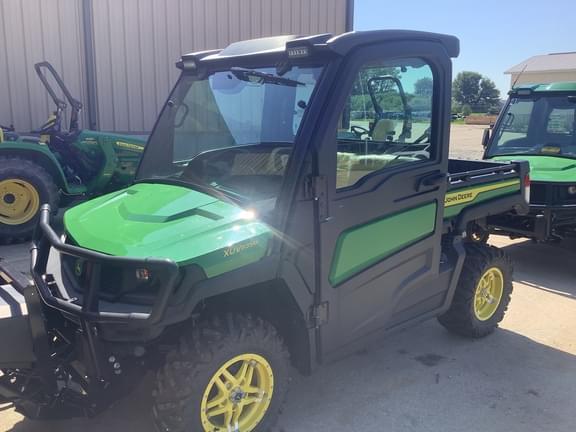 Image of John Deere XUV 835M Primary image